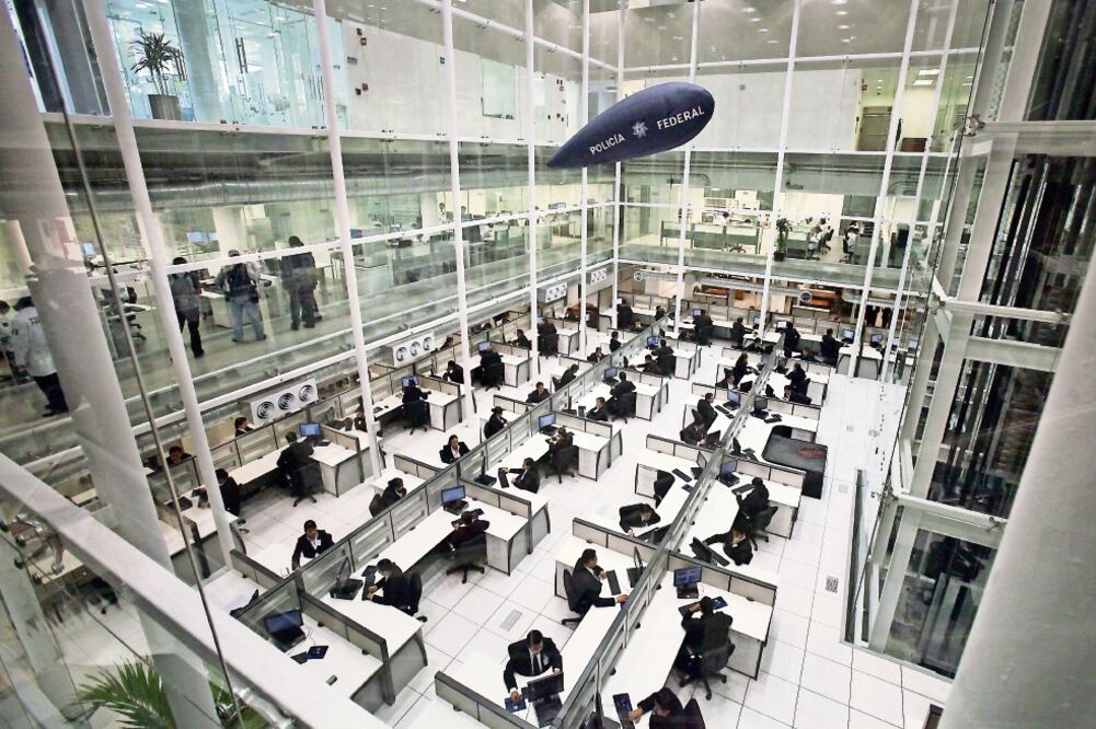 Para algunos especialistas, la Policía Federal no se ha podido consolidar por la falta de continuidad en los proyectos, debido a los cambios implementados por las diferentes administraciones del gobierno federal. (ARCHIVO EL UNIVERSAL)