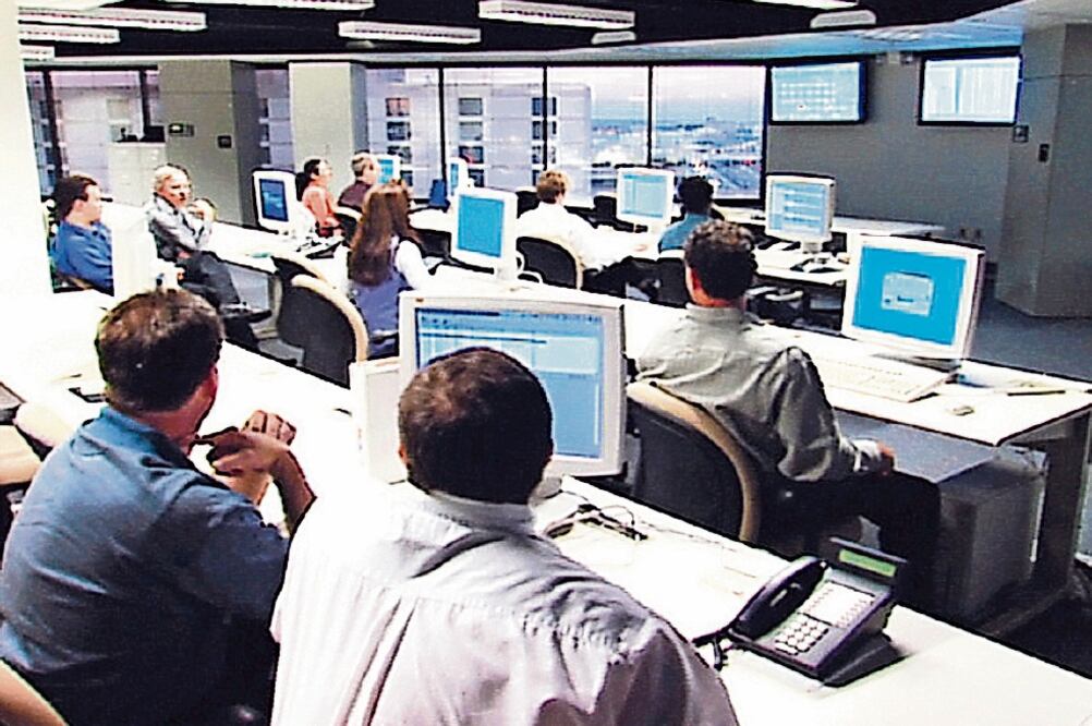 La falta de regulación de internet facilita la publicación de información falsa. (ARCHIVO EL UNIVERSAL)