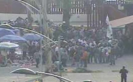 Manifestantes afectan vialidad en inmediaciones de la Cámara de Diputados