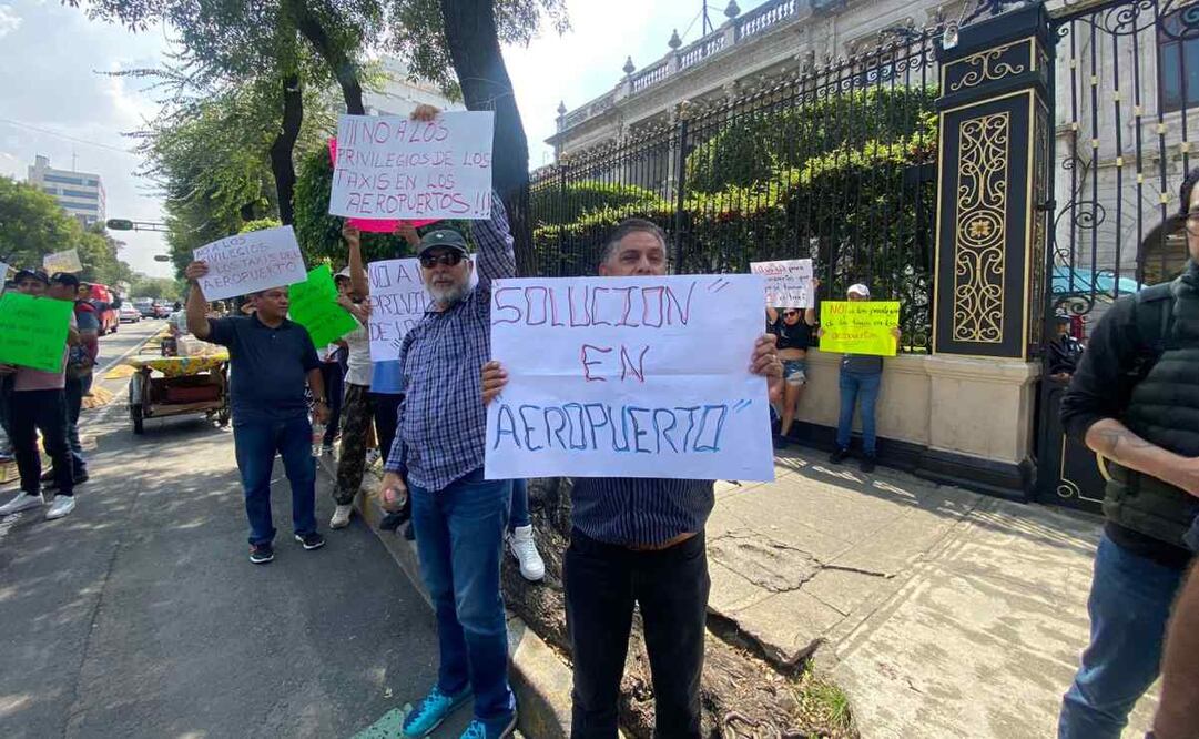 Durante la protesta una comisión de transportistas ingresó al recinto federal donde comenzarán una mesa de diálogo con las autoridades este 19 de septiembre de 2024. Foto: Juan Carlos Williams/EL UNIVERSAL