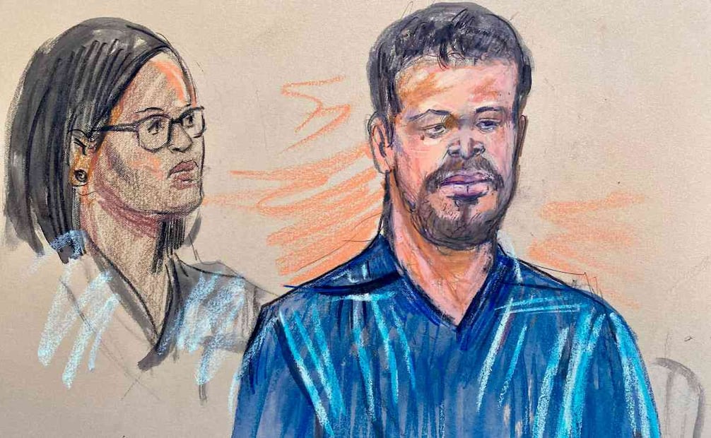 Este boceto de la sala del tribunal muestra a Cole Tomas Allen, el hombre de California arrestado por el tiroteo ocurrido durante la cena de corresponsales en Washington, a la derecha, junto a su abogada, Tezira Abeseen, compareciendo ante un tribunal federal el lunes 27 de abril de 2026 en Washington. Foto: AP