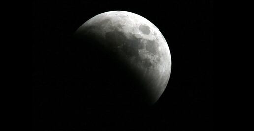 Mañana se producirá la Luna nueva de junio 