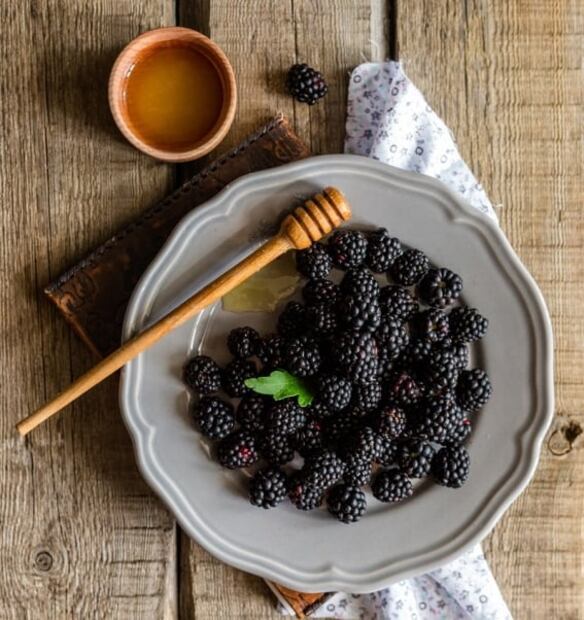 Conoce los beneficios de las zarzamoras