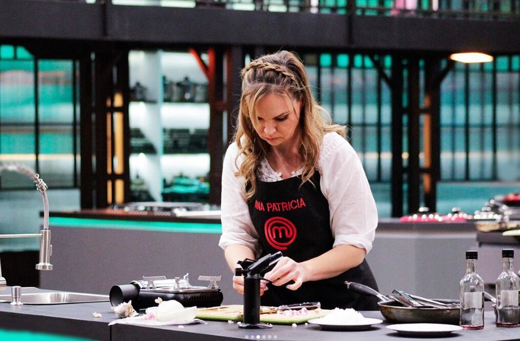 La actriz Ana Patricia Rojo se convirtió en la más reciente eliminada del reality show de cocina "MasterChef Celebrity".
Foto: Instagram