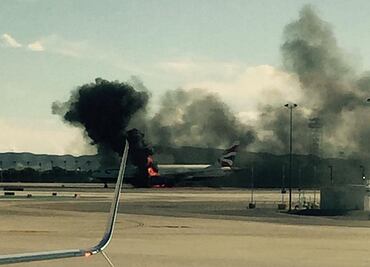 Se incendia avión en aeropuerto de Las Vegas