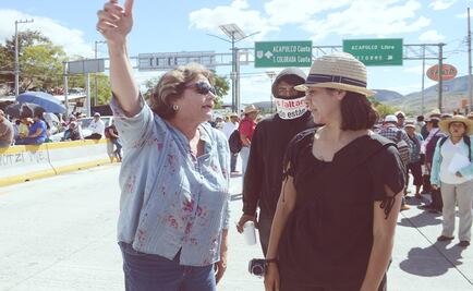 Padres de los 43 bloquearon Autopista del Sol por Informe