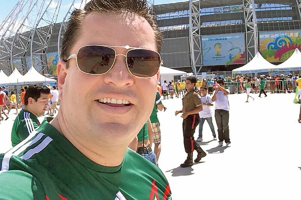 Mientras varias familias fueron afectadas por una deslave por las intensas lluvias, Sánchez Guevara viajó a Brasil para ver el mundial (ARCHIVO EL UNIVERSAL)