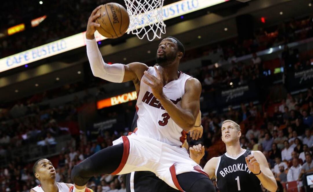 El veterano Dwyane Wade se declaró agente libre y podría salir de Miami. FOTO: LYNNE SLADKY. AP