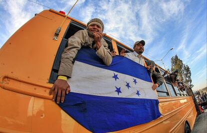 Caravana migrante divide a Tijuana