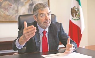 De la Fuente regresa a la vida académica en la UNAM; deja Cancillería y Roberto Velasco lo reemplaza