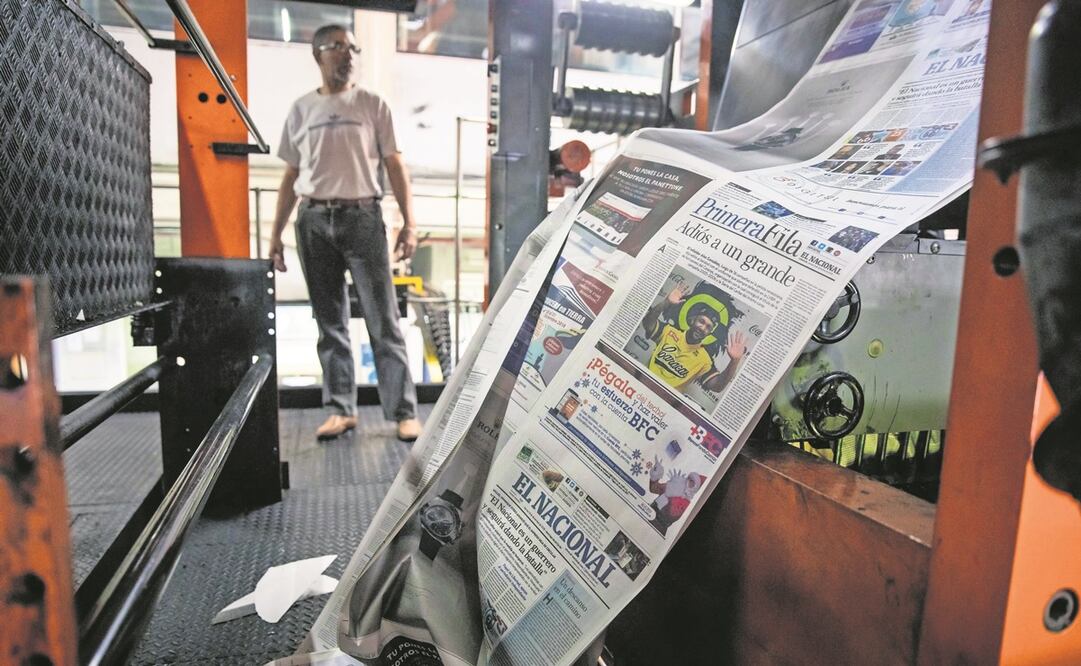 Una imagen de archivo de 2018 donde se ven las rotativas en las que se imprimía el diario El Nacional, que desde hace años sólo se publica en web ante las restricciones impuestas por el gobierno venezolano. Foto: Miguel Gutiérrez/ EFE