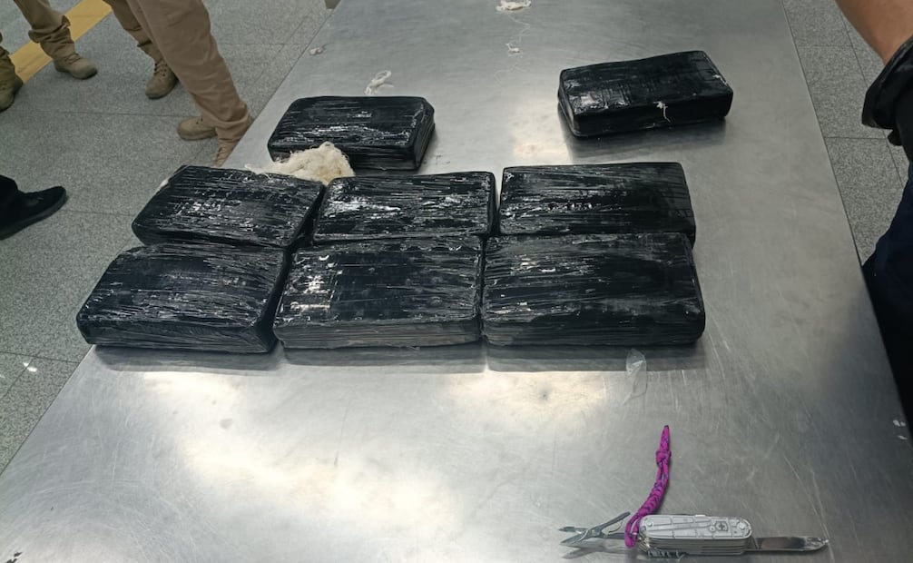 Decomiso de cocaína en Aeropuerto Internacional de la Ciudad de México (AICM). Foto: Especial
