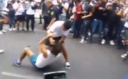 Video. Alumno y profe del Poli protagonizan pelea en avenida de CDMX 