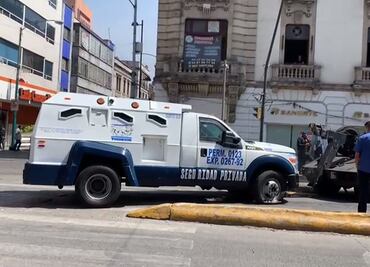 VIDEO: Camioneta de valores choca contra unidad del Metrobús en Balderas