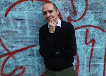 "El deber del artista no es crear conciencia, es hacer arte": Geney Beltrán, Premio Gilberto Owen