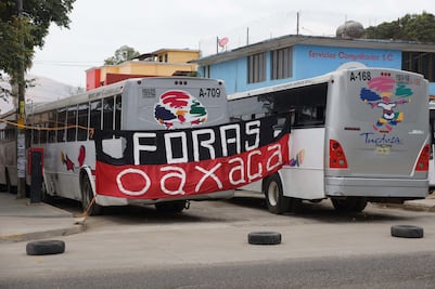 Plantea parte patronal liquidar a choferes en huelga en Oaxaca