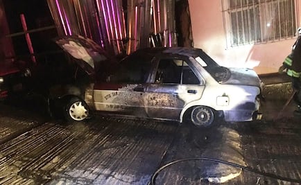 Encapuchados incendian autos en el centro de Oaxaca