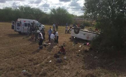 Vuelca camioneta con migrantes en NL; mueren 5