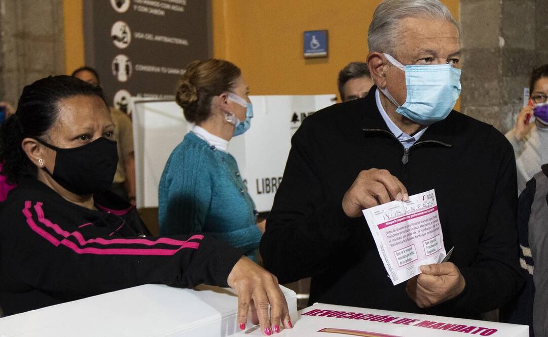 Al emitir su voto, el Presidente escribió en la boleta la leyenda: “¡Viva Zapata!”. Foto: Presidencia.