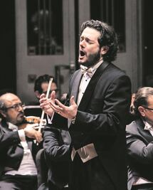 Arturo Chacón celebra 15 años de trayectoria en Bellas Artes