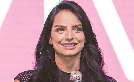 Por joven y por madura, el trabajo sonríe a Aislinn Derbez