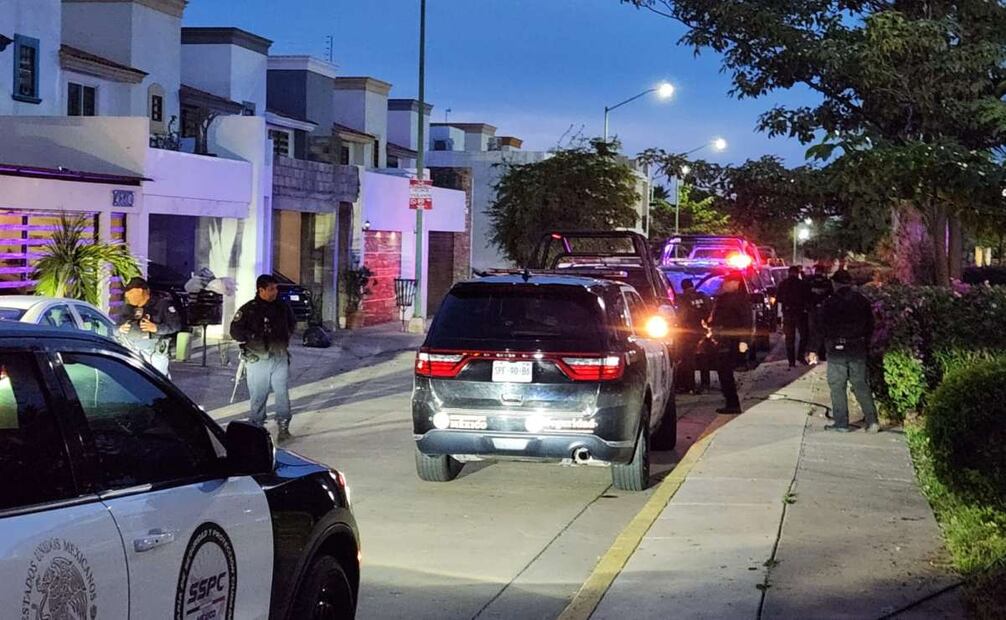 Policías resguardan viviendas atacadas  (02/12/2025). Foto: Especial