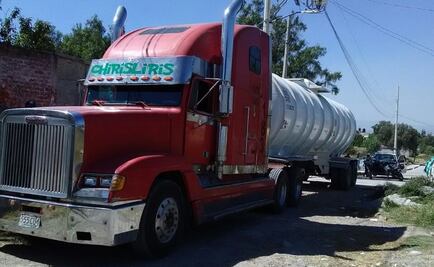 Aseguran pipa con 31 mil litros de combustible en Edomex