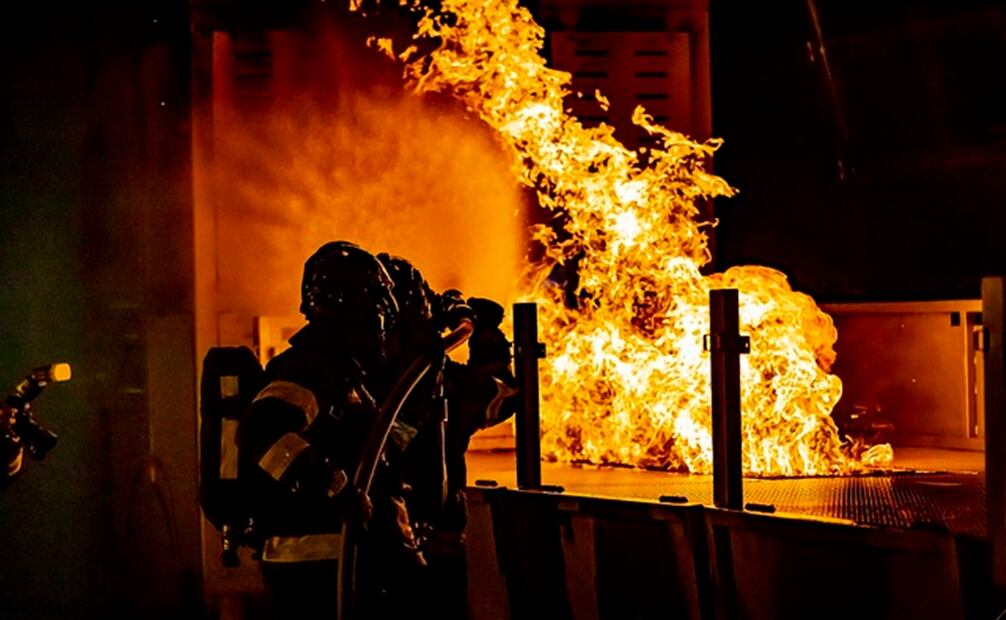 En el lugar bomberos de municipales de Celaya iniciaron los trabajos para sofocar el incendio Foto: Pixabay