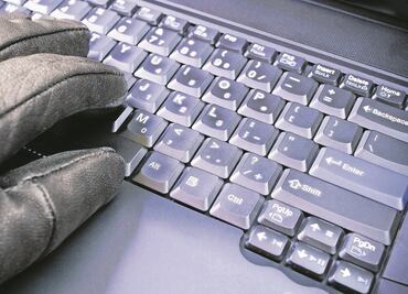 Hombre se declara culpable por robar 1.8 mdd en criptomonedas