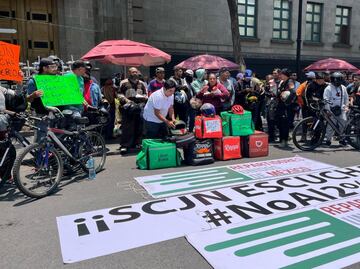 Corte aplaza revisión de cobro de impuesto de 2% a repartidores de Uber, Didi, Rappi; trabajadores se manifiestan