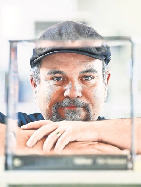 Humberto Busto entrará al mundo de los oficinistas