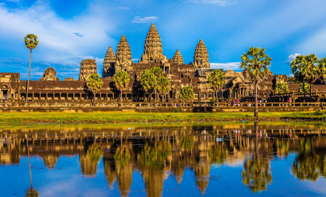 Angkor Wat es un sitio sagrado hinduista que atrae a más de dos millones de turistas para observar el atardecer. (Foto: Istock)