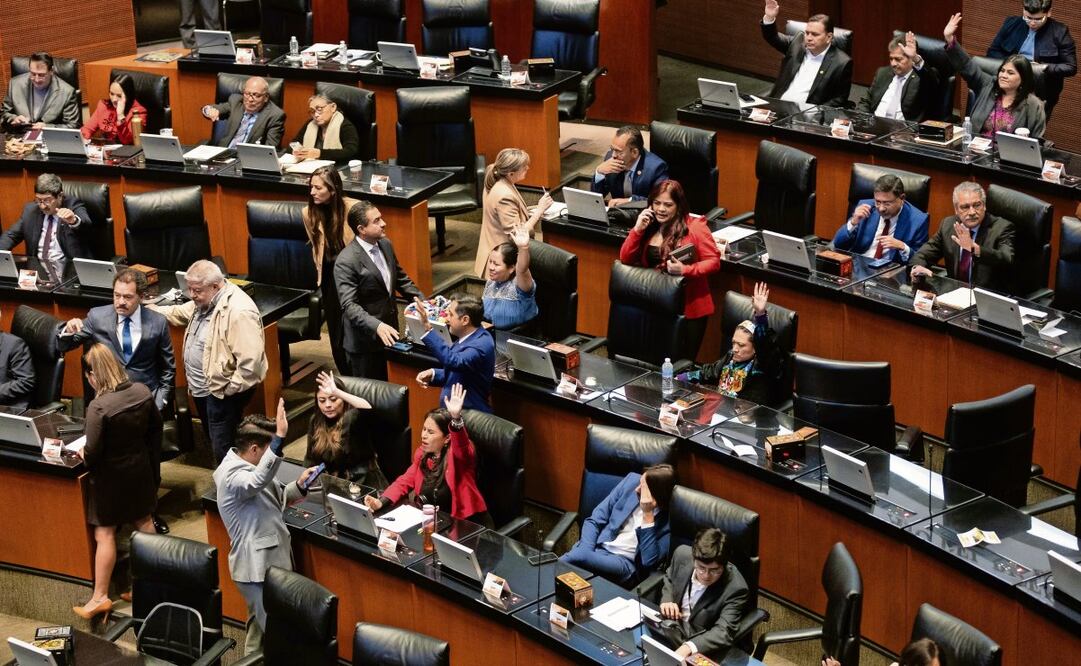 En el Infonavit se creará una empresa interna que va a construir, pero no es un organismo descentralizado, denunció el senador priista Manuel Añorve Baños. Foto: Archivo | El Universal