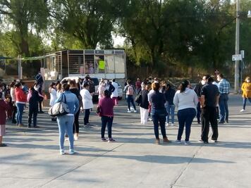 Personal de Salud en Tula realiza paro por agresión de familiares de paciente con Covid-19 