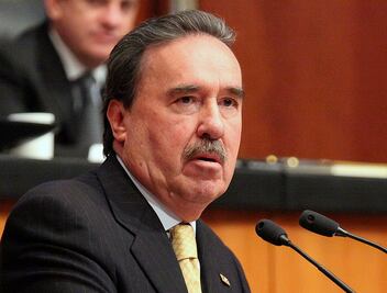 Educación, la mejor manera de combatir la pobreza: Gamboa