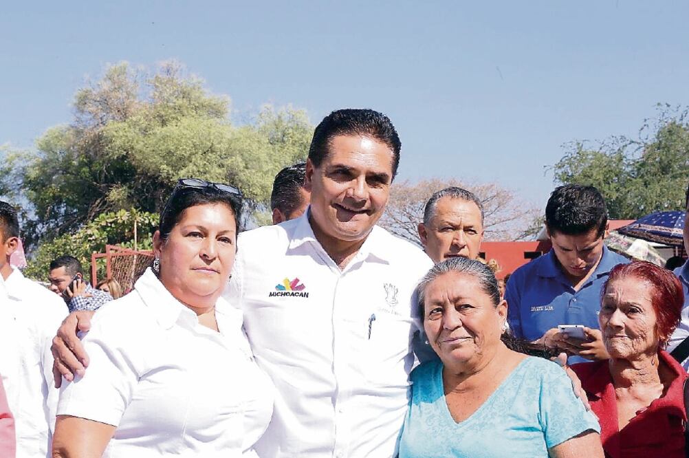 El madatario estatal acompañó al diputado federal por el distrito IX, Ángel Alanís Pedraza, en su primer informe de acciones legislativas (GOBIERNO DE MICHOACÁN)