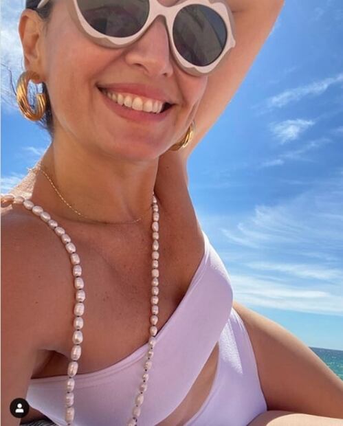 10 famosas en traje de baño luciendo las mejores tendencias 