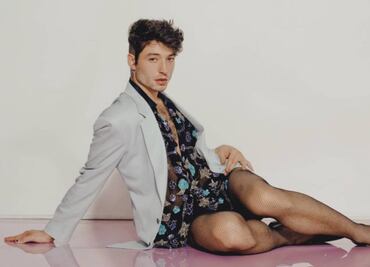 Ezra Miller sorprende en la revista Playboy con tacones y orejas de conejo
