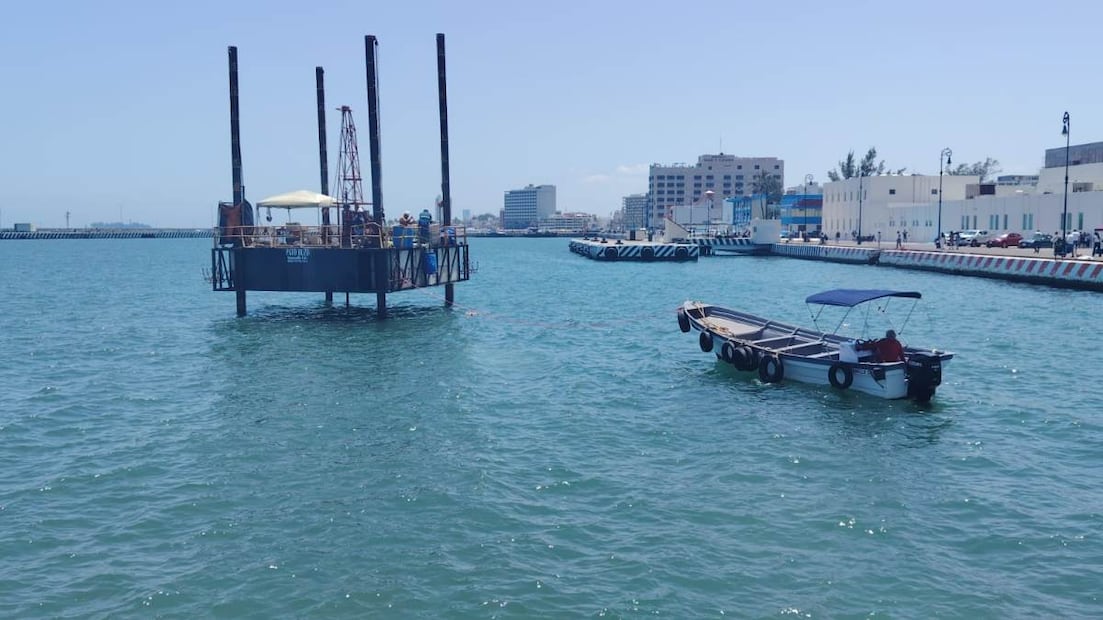 La plataforma patobuzo y lancha geotecnica 1. Foto: Especial.