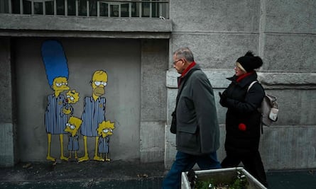 Murales en Milán muestran a Los Simpson como víctimas del Holocausto