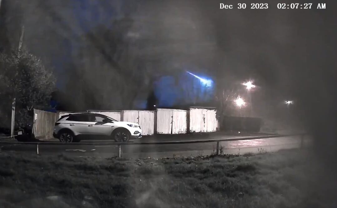 Durante las primeras horas del sábado 30 de diciembre se registraron cientos de informes de personas acerca de este meteoro que describieron como hermoso. Foto: Tomada de video.