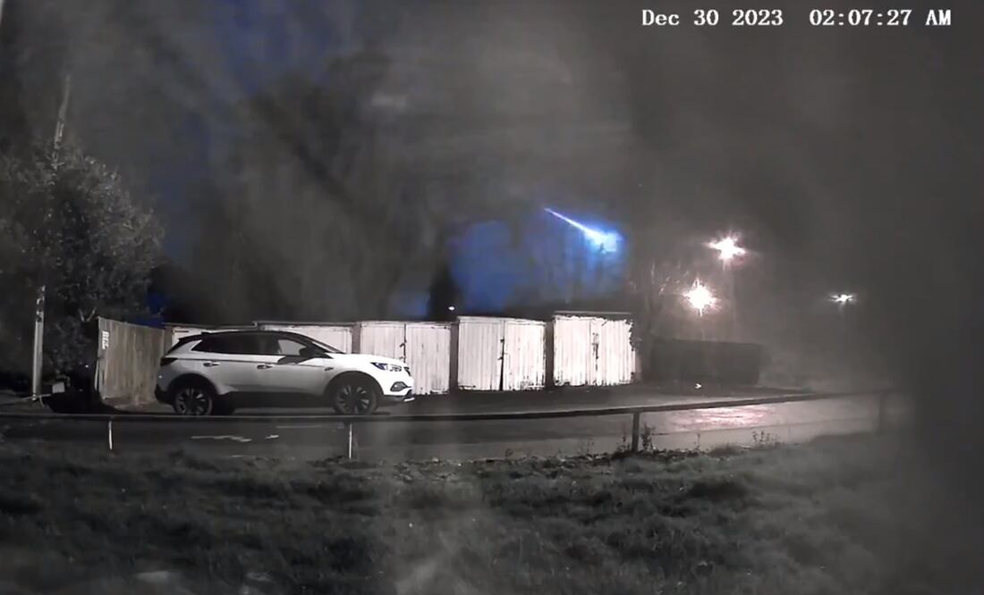 Durante las primeras horas del sábado 30 de diciembre se registraron cientos de informes de personas acerca de este meteoro que describieron como hermoso. Foto: Tomada de video.