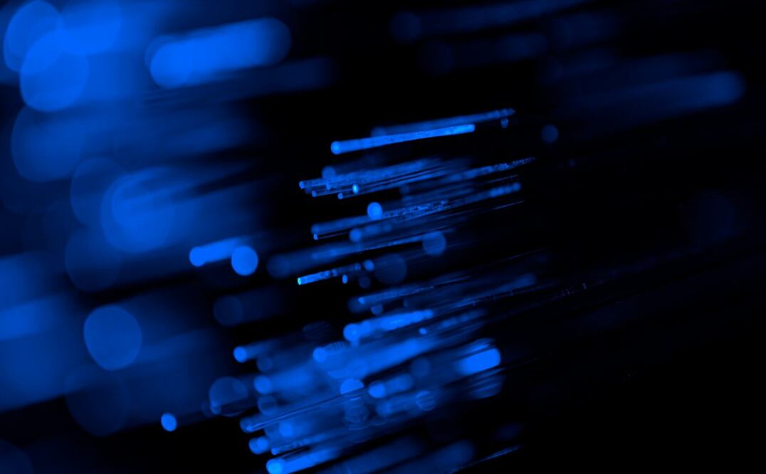 ¿Qué es un petabit, la unidad con la que Japón rompió récords? Imagen: Freepik