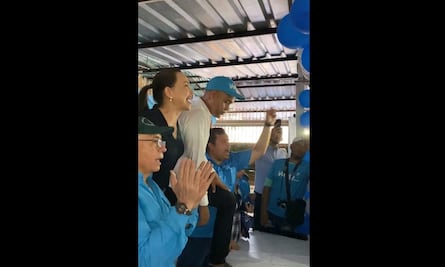 VIDEOS: Chavistas atacan con "palos y piedras" acto de María Corina Machado, denuncia la opositora