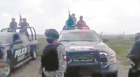 Suspenden a 18 policías por video