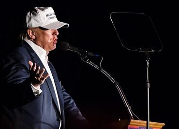 Gobierno de EU minimiza amenaza del EI, dice Donald Trump