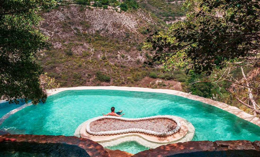Las Grutas de Tolantongo están en medio de un cañón. Foto: Istock