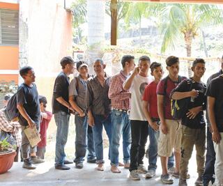 Cientos de migrantes se refugian en Tapachula