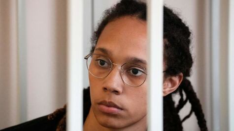 ¿Cómo la condena en Rusia de la basquetbolista de EU pone el foco en la "diplomacia de rehenes"?