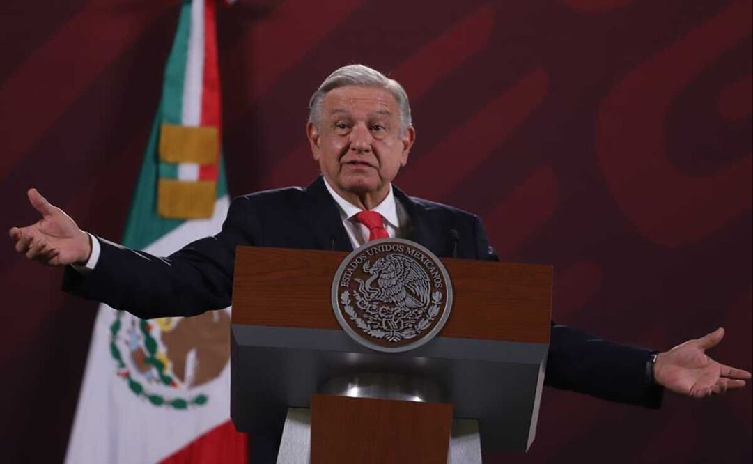 López Obrador recordó que como parte de la estrategia energética su gobierno está invirtiendo, desde el inicio de su mandato, en rehabilitar las refinerías. Foto: Berenice Fregoso / EL UNIVERSAL